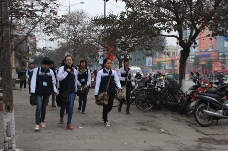 Ngày mai, học sinh THPT Hà Nội mới phải học đến 19h - 1 Ngày mai, học sinh THPT Hà Nội mới phải học đến 19h - 1