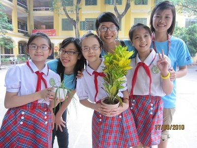 Cô Đảng viên 9X “mê” hoạt động tình nguyện - 2 Cô Đảng viên 9X “mê” hoạt động tình nguyện - 2