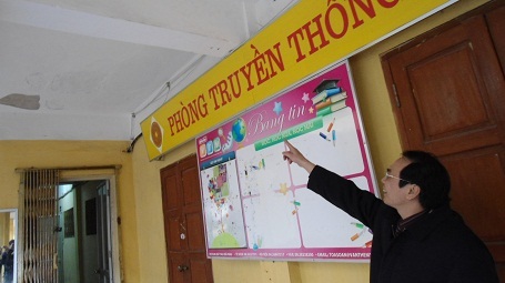 Vữa trần rơi trúng đầu, một nữ sinh nhập viện  - 2