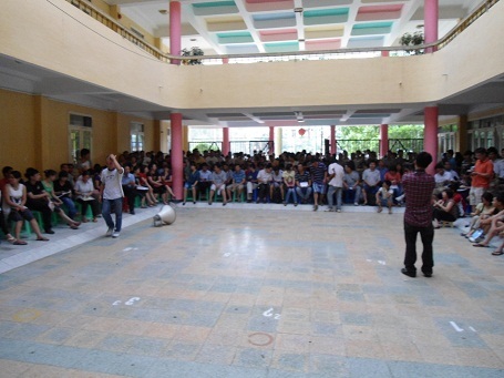 Mua đơn vào Trường Thực nghiệm: Bớt khổ nhưng vẫn ...“nóng” - 17 Mua đơn vào Trường Thực nghiệm: Bớt khổ nhưng vẫn ...“nóng”