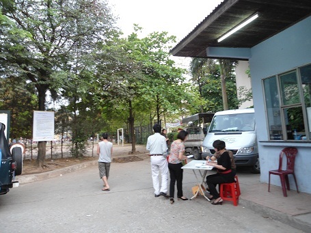 Mua đơn vào Trường Thực nghiệm: Bớt khổ nhưng vẫn ...“nóng” - 12 Mua đơn vào Trường Thực nghiệm: Bớt khổ nhưng vẫn ...“nóng”