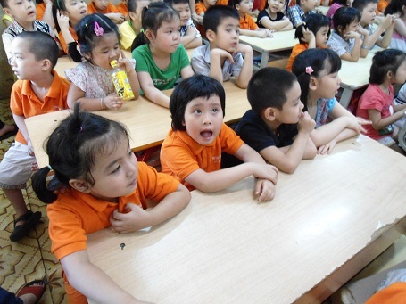 Trẻ nông thôn có cần học chữ trước đâu? - 2 Bộ GD-ĐT cảnh báo việc cho trẻ học chữ trước