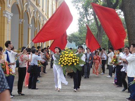 Nồng ấm lễ khai giảng tại ngôi trường hơn trăm tuổi - 5 Và những chùm bóng bay đầy màu sắc