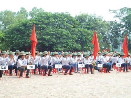 Tự thưởng cho nhau bằng những tràng vỗ tay nồng nhiệt