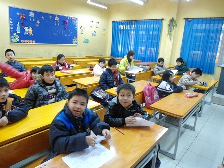 Học sinh nghỉ học tránh rét, trường học lo dạy bù - 2 Các trường vẫn tổ chức trông mom và quản lý khi phụ huynh có yêu cầu.