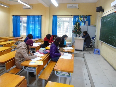 Học sinh nghỉ học tránh rét, trường học lo dạy bù - 3 HS nghỉ nhưng các giáo viên vẫn phải làm việc bình thường