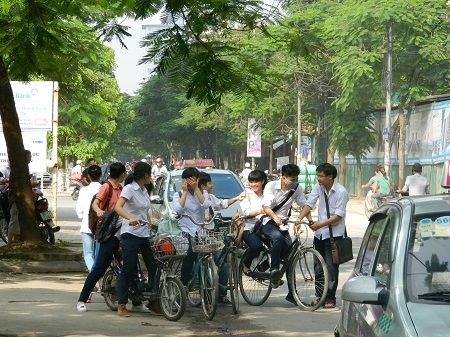 Không khó để có những hình ảnh vi phạm Luật giao thông đường bộ như 