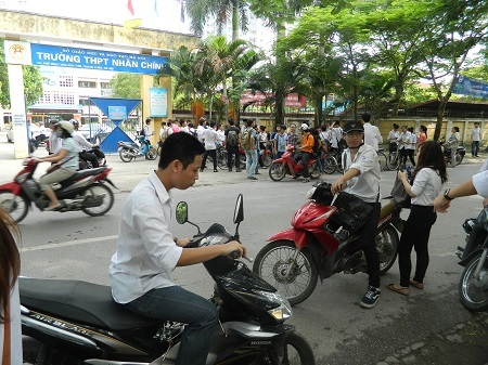 Không khó để có những hình ảnh vi phạm Luật giao thông đường bộ như 