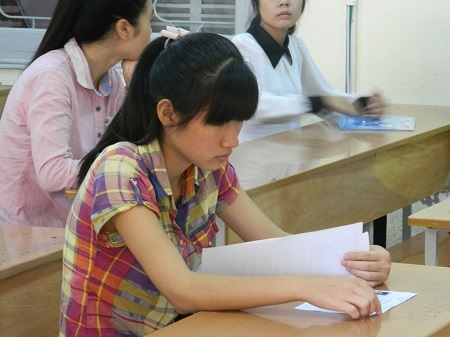 Điểm chuẩn ĐH Giao thông Vận tải Hà Nội sẽ tăng - 1 Thí sinh tham dự kì thi ĐH 2013.