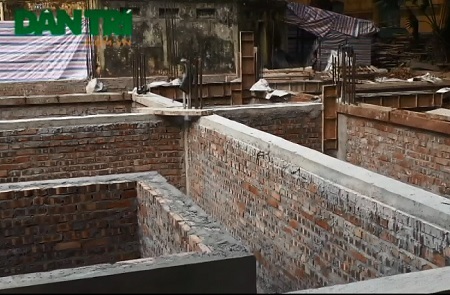 Có hay không việc phá vỡ kiến trúc ĐH Tổng hợp xưa? - 2 Công trình xây dựng đã hoàn thành phần móng và đang tạm dừng thi công