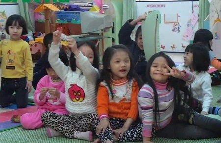 Ít trường mầm non dám nhận trẻ dưới 18 tháng tuổi - 1 Rất khó để gửi trẻ dưới 18 tháng tuổi vào trường công.