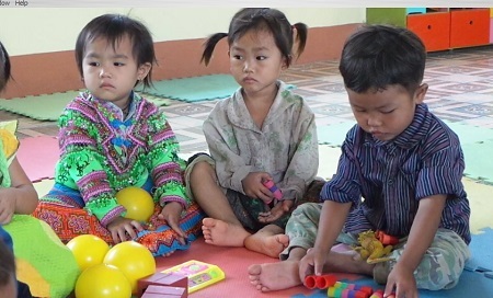Chống bạo hành trẻ mầm non: Cần thêm những “người hùng thầm lặng” - 1 Thiếu hệ thông trường công nên phụ huynh gửi trẻ ở những điểm tự phát là