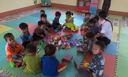 Phổ cập mầm non 5 tuổi vẫn gặp nhiều khó khăn - 2 Việc phổ cập mầm non cho trẻ 5 tuổi vẫn còn nhiều bất cập, khó khăn.