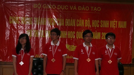 Sự nuối tiếc của đoàn học sinh dự thi Olympic Sinh học quốc tế - 4 Trong 4 gương mặt đoạt huy chương thì có 2 em mới học lớp 11.
