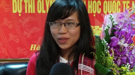 Chuyện chưa biết về hai học sinh đoạt huy chương Olympic Sinh học quốc tế - 1 Từng đam mê Văn và Toán nhưng bất ngờ Lê Thị Nguyệt Hằng chuyển
