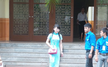 Áo dài là bộ trang phục được nhiều thí sinh lựa chọn để thể hiện phần năng khiếu.