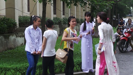 Đa sắc màu trang phục khi đi dự thi năng khiếu.