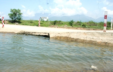 Dự án đường ven đầm phá chặn lối tránh bão của ngư dân - 3