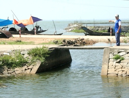 Dự án đường ven đầm phá chặn lối tránh bão của ngư dân - 4