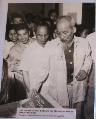 Triển lãm ảnh Chủ tịch Hồ Chí Minh đi bầu cử - 16 Triển lãm ảnh Chủ tịch Hồ Chí Minh đi bầu cử - 16
