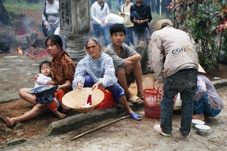 Cám cảnh với những “hội cái bang” nơi cửa Phật - 6