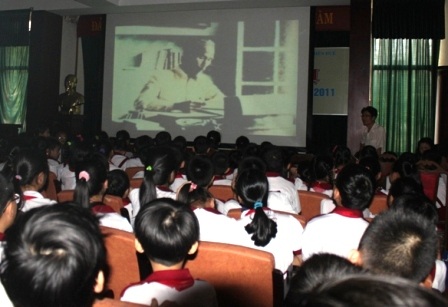 Triển lãm ảnh Chủ tịch Hồ Chí Minh đi bầu cử - 2 Triển lãm ảnh Chủ tịch Hồ Chí Minh đi bầu cử - 2