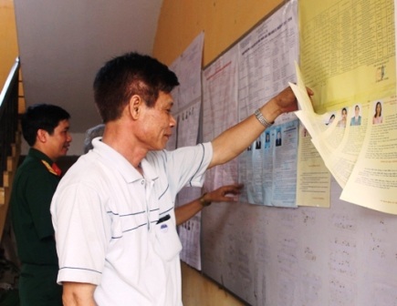 Náo nức không khí bầu cử khắp các địa phương - 14