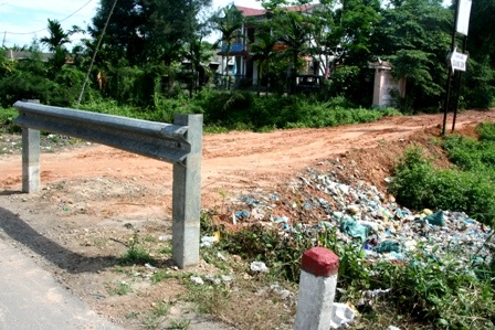 Bất lực trước nạn “xé rào” ra quốc lộ - 5