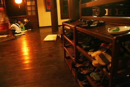 Di tích vừa trùng tu bạc tỷ biến thành... quán cà phê - 7