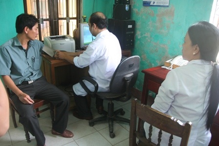 “Bỗng dưng” cắt phụ cấp của gần 240 cán bộ y tế xã khó khăn - 2