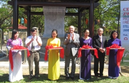 Huế: Khánh thành nhà bia Khuyến học thời vua Tự Đức - 1 Huế: Khánh thành nhà bia Khuyến học thời vua Tự Đức - 1