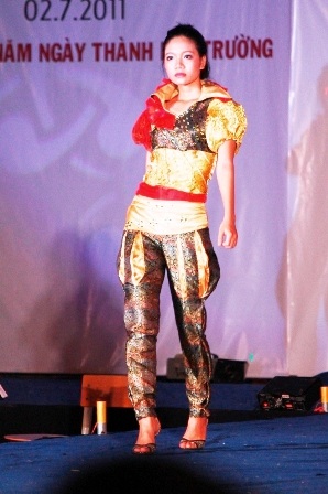 Mãn nhãn thời trang "Nét đẹp tiềm ẩn" tại CĐ Sư phạm Huế - 5