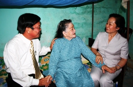 Phó Chủ tịch nước thăm Trung tâm Điều dưỡng, chăm sóc người có công - 1 Phó Chủ tịch nước thăm Trung tâm Điều dưỡng, chăm sóc người có công - 1