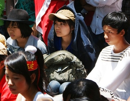 Khi những giọt nước mắt tiếc nuối lăn nơi sân trường - 3