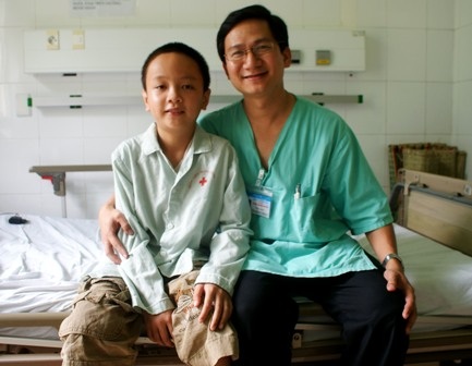 Chữa khỏi bệnh nhi có nhịp tim cực nhanh 250 lần/phút - 2