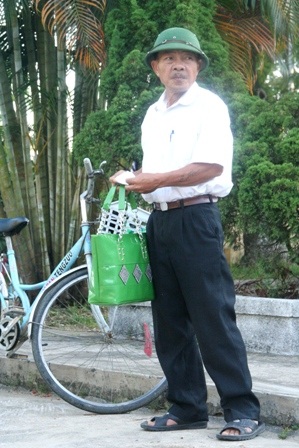 Cha sát bên con trong ngày thi trọng đại cuộc đời - 9