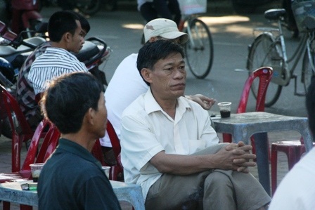 Cha sát bên con trong ngày thi trọng đại cuộc đời - 12