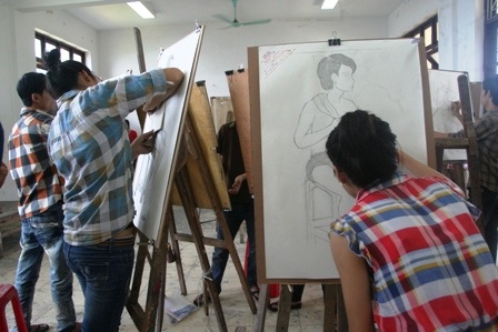 Nông dân bỏ ruộng đi làm người mẫu mùa thi - 3