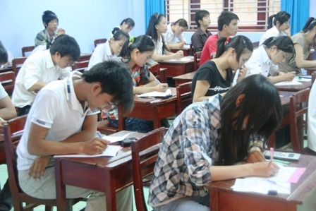 TT-Huế: Giật biên bản của giám thị, sĩ tử bị đình chỉ thi - 1