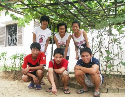 Câu chuyện cảm động về 7 học trò nghèo cùng thi đậu ĐH, CĐ - 5