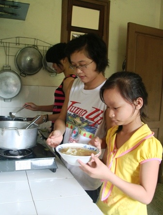 Câu chuyện cảm động về 7 học trò nghèo cùng thi đậu ĐH, CĐ - 7