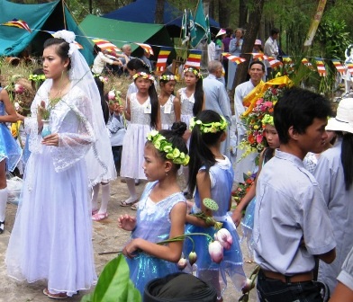 TT-Huế:  Hàng vạn người tham gia lễ hội Quán Thế Âm - 10 TT-Huế:  Hàng vạn người tham gia lễ hội Quán Thế Âm - 10