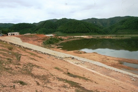 Dự án thủy lợi dang dở “mong manh” trước mùa bão - 6