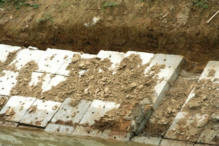 Dự án thủy lợi dang dở “mong manh” trước mùa bão - 2