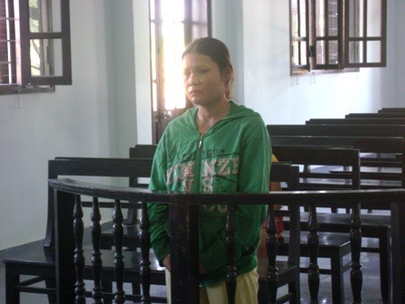 Xử phạt “nữ quái” trộm gà chuyên nghiệp - 1