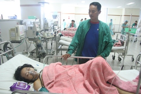 2 bệnh nhân bị thương rất nặng đã qua cơn nguy kịch - 1