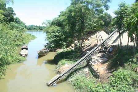 Quy hoạch hệ thống bãi khai thác cát, sạn để chặn nạn “cát tặc” - 2