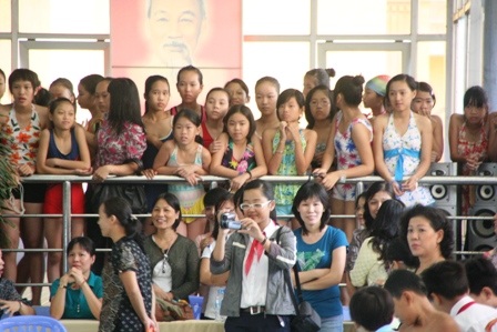 Sôi nổi giải thi bơi Yết Kiêu cho HS cấp 2 - 8