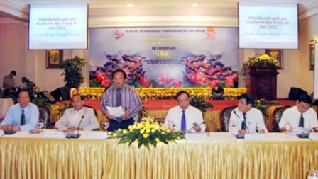 Mưa Huế - "đặc sản" của Festival Huế 2012 - 1