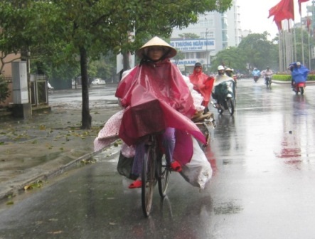 Nhịp sống dưới những cơn mưa dầm ở Huế - 17